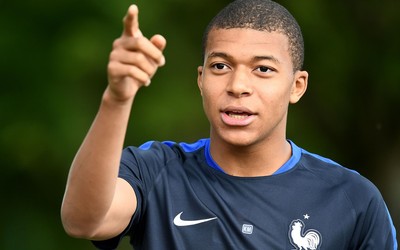 大象体育-C罗国家队百球里程碑全回顾